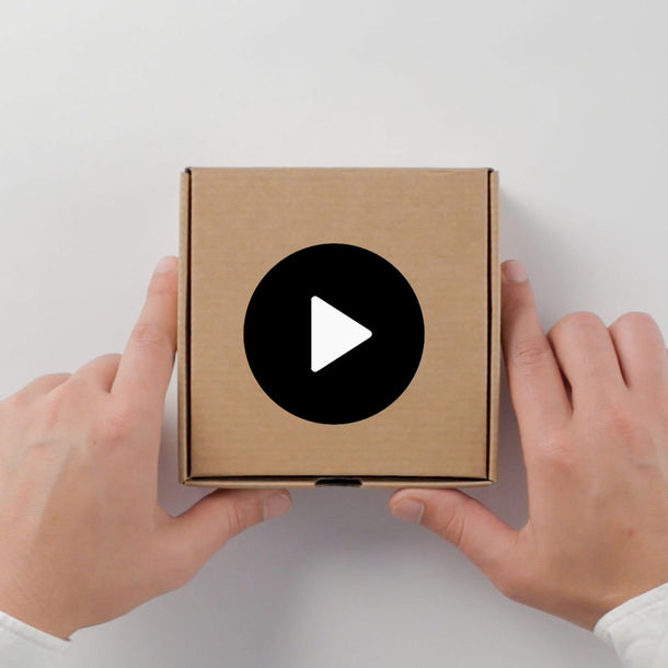 Video showing a man wearing a brown cork vegan belt from Corkor. #color_black